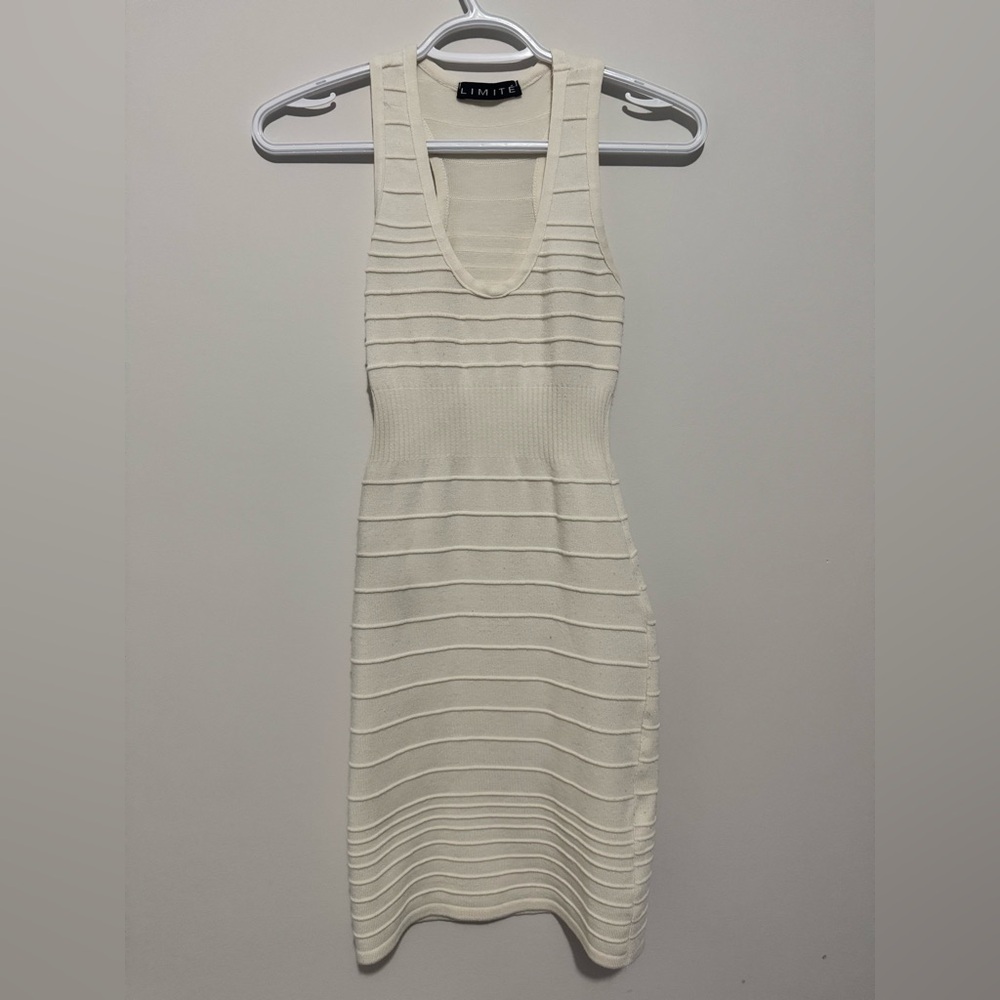 ✨ HOST PICK✨- Elegant Cream Sleeveless Dress